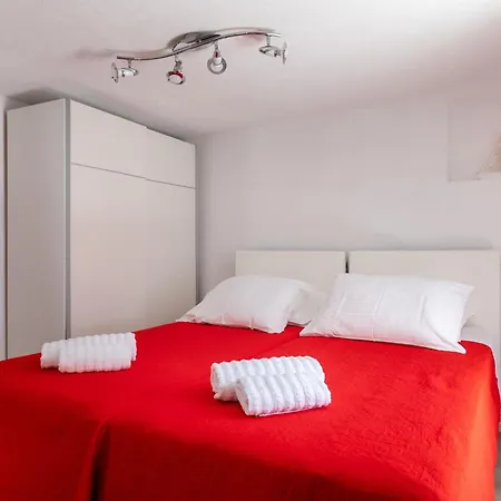 Old Town Charming Nest - One Bedroom *