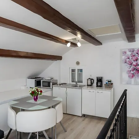 Old Town Charming Nest - One Bedroom Lejlighed *